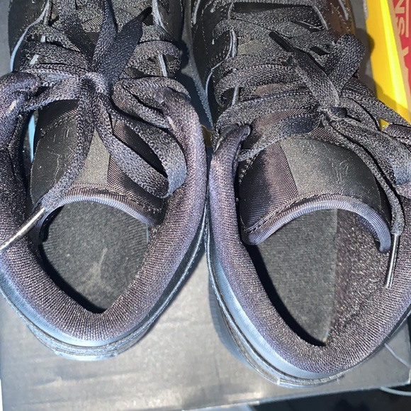 Air Jordan 1 Mid GS - Picture 4 of 6